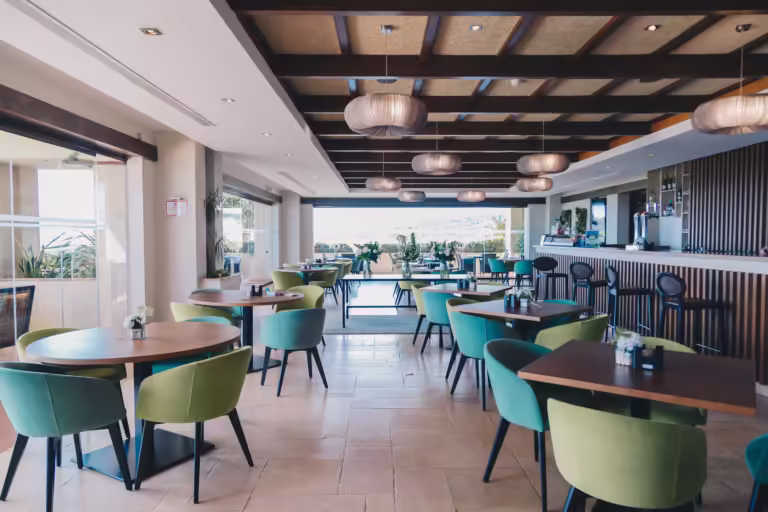 Schellhammer Businesss School Accommodation at ONA Valle Romano in Estepona Restaurant