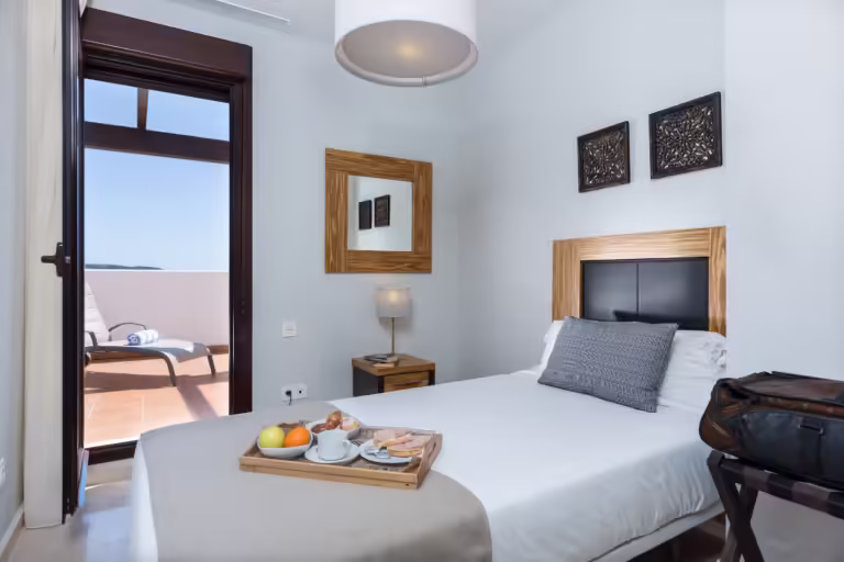 Schellhammer Businesss School Accommodation at ONA Valle Romano in Estepona Open Kitchen